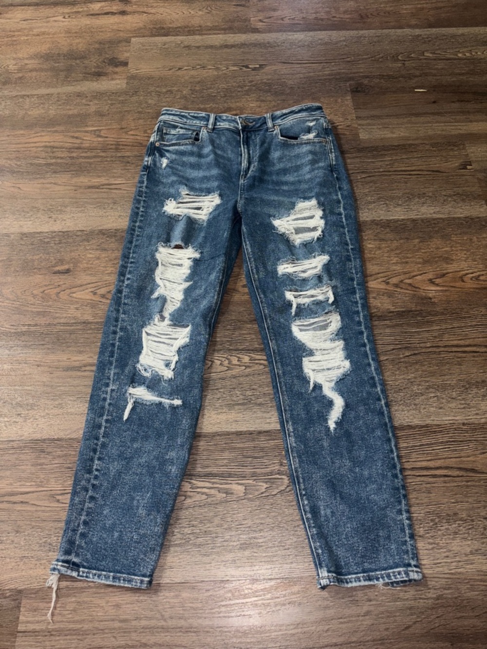 American Eagle Distressed High-Rise Women’s Jeans - Blue size 8